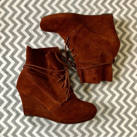 Excellent Sienna Suede Sole Society Walker Ankle-Tie Booties, Women’s Size 8.5 - Picture 2 of 5